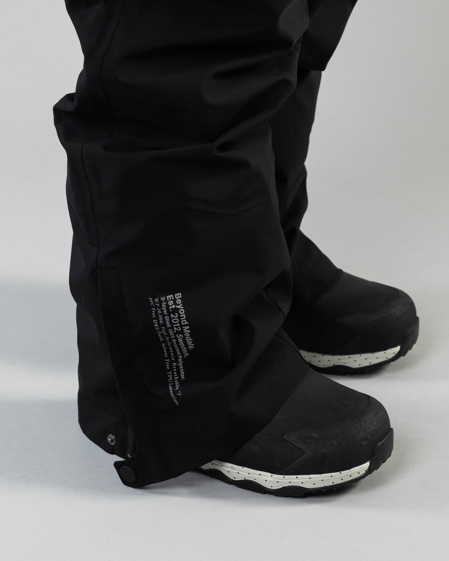 Beyond Medals Tech Bib 3L - Black