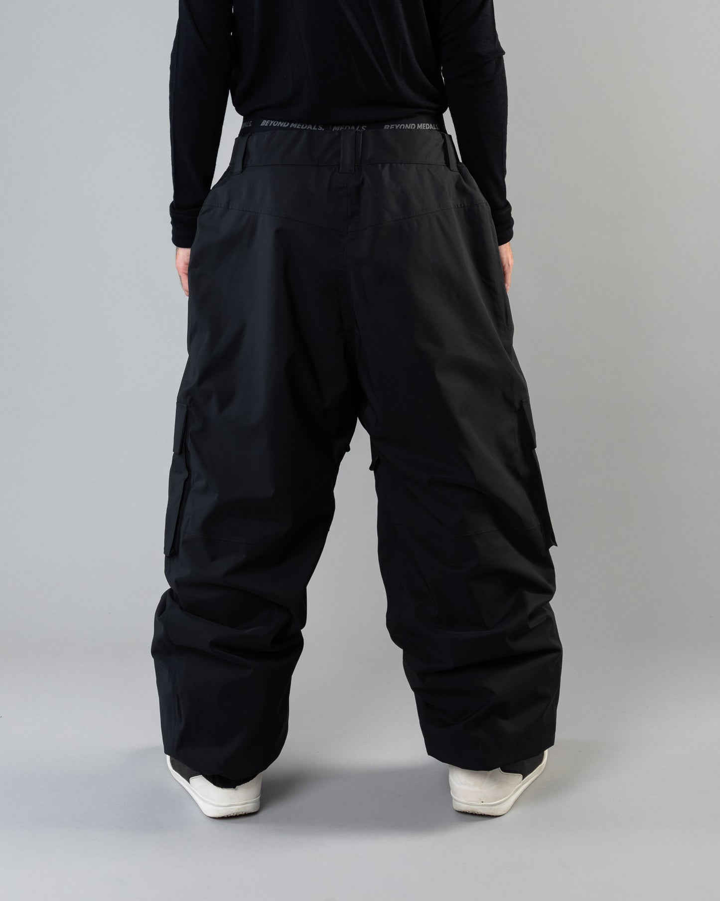 Beyond Medals Cargo Pants 2L - Black