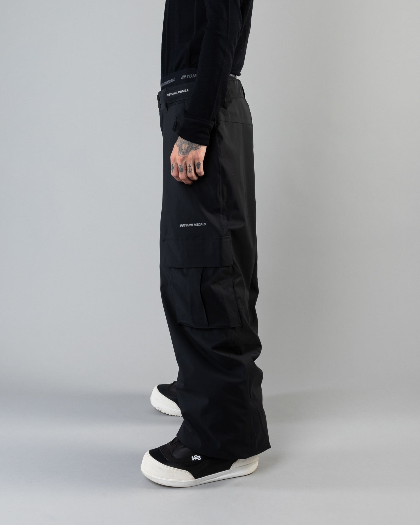 Beyond Medals Cargo Pants 2L - Black