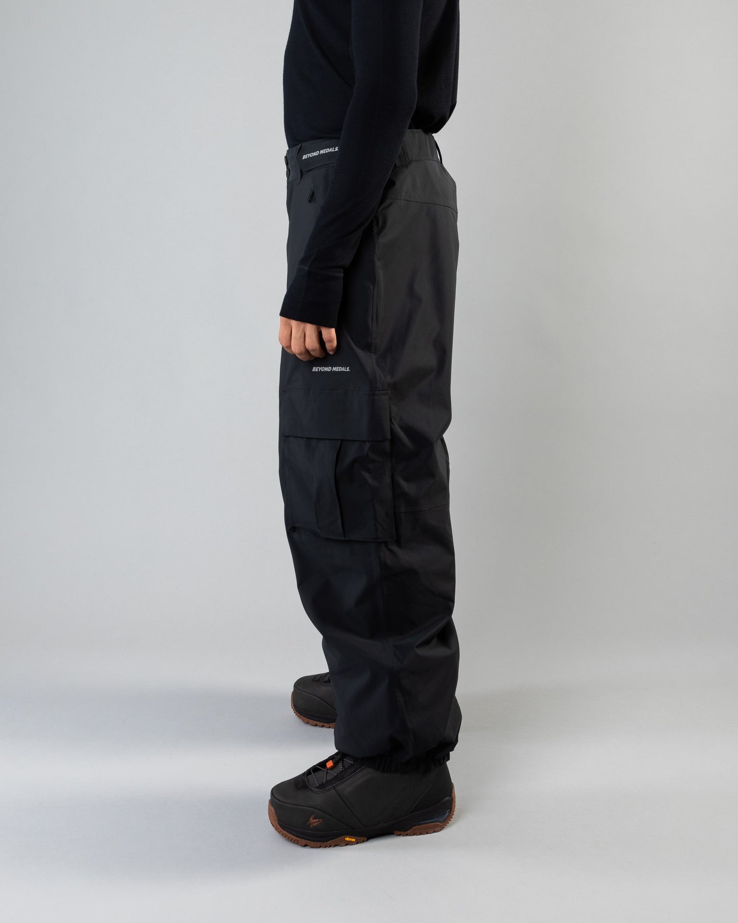 Beyond Medals Cargo Pants 2L - Black