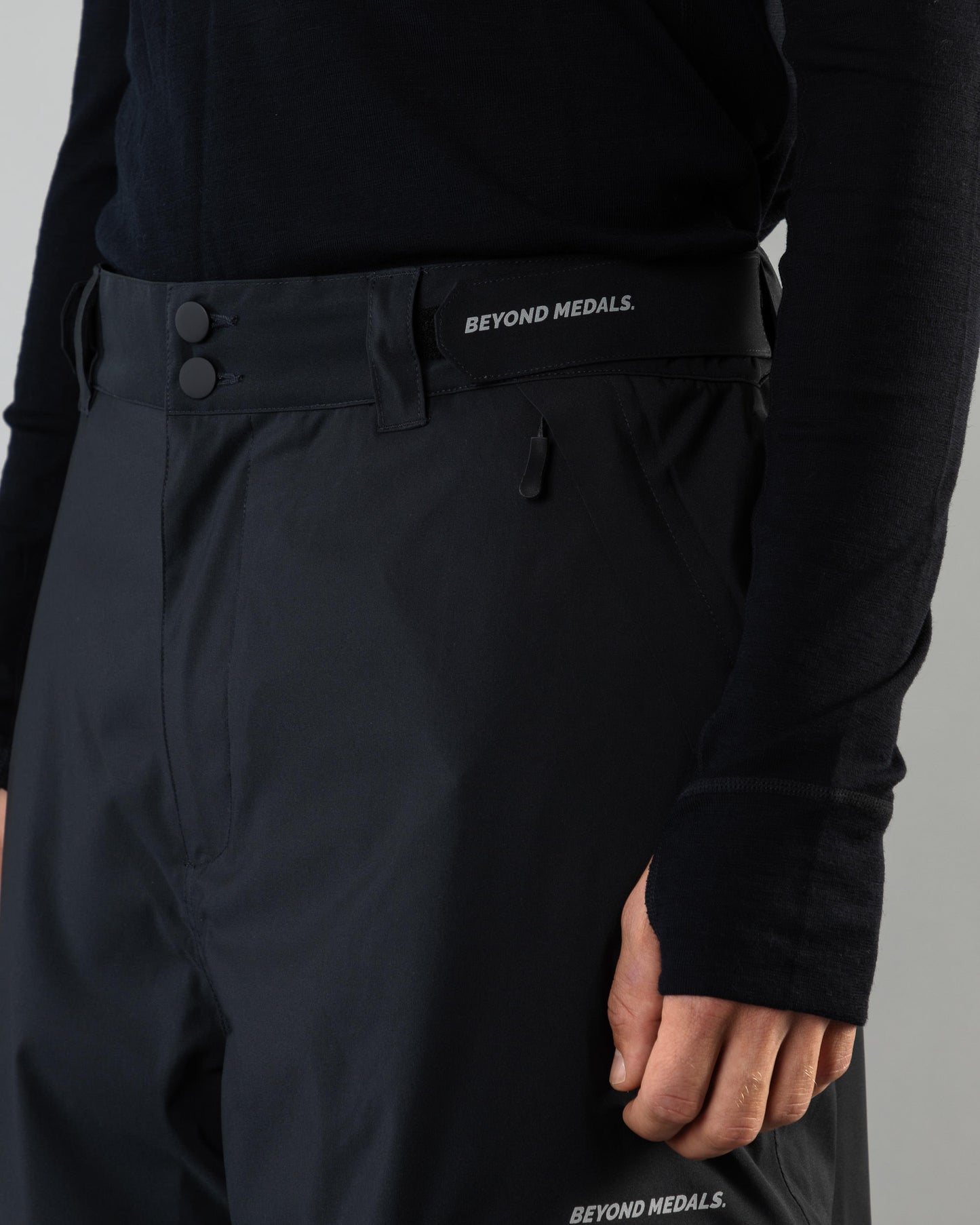 Beyond Medals Cargo Pants 2L - Black