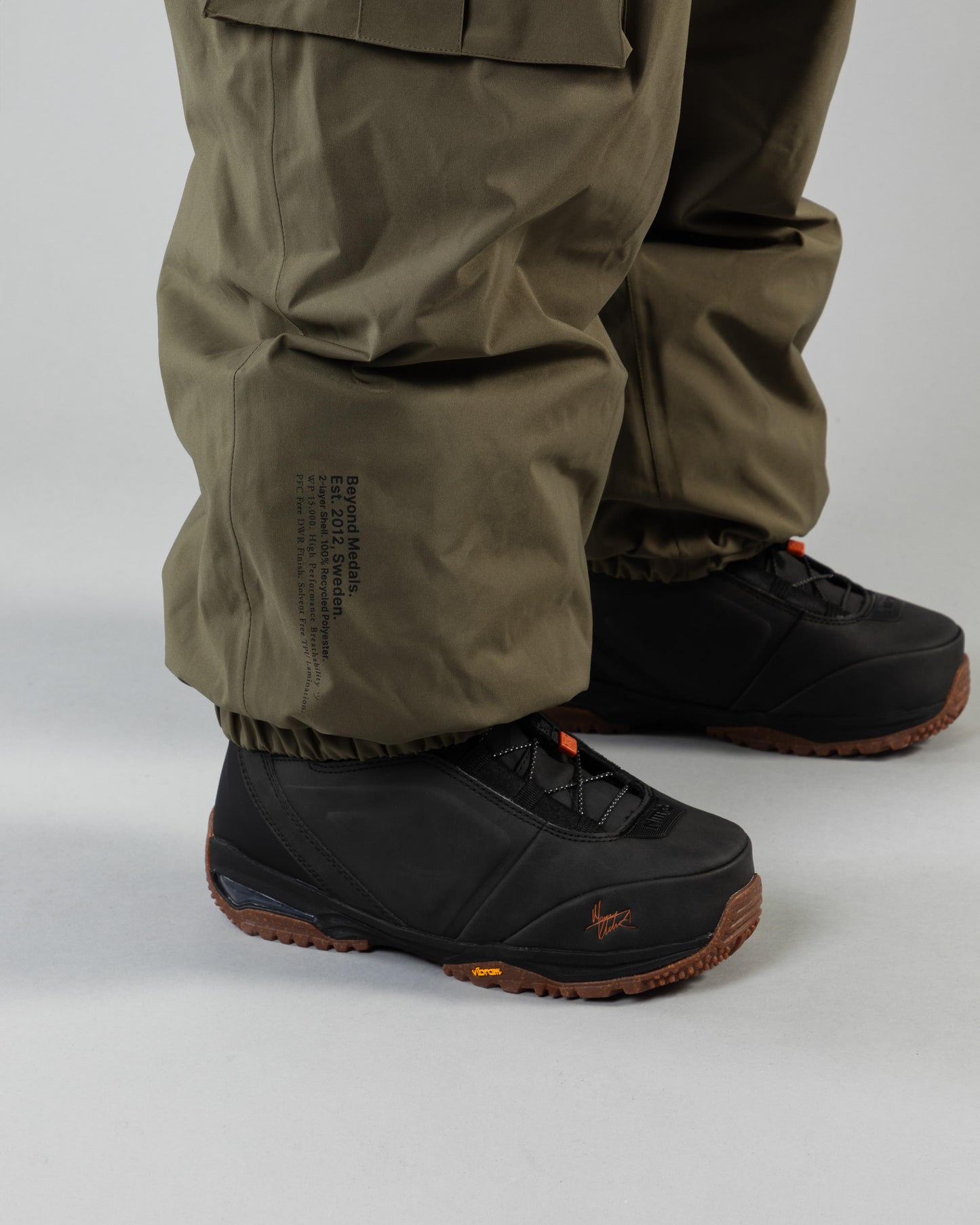 Beyond Medals Cargo Pants 2L - Green