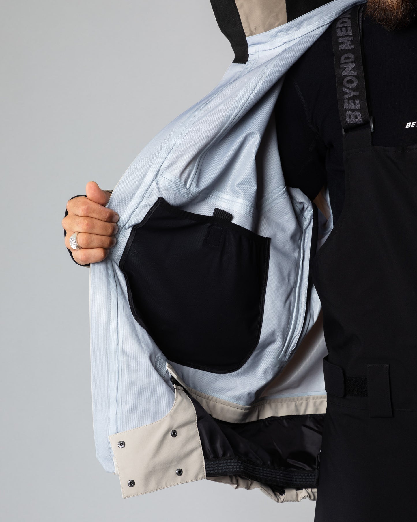 Beyond Medals Tech Jacket 3L - Lt Beige