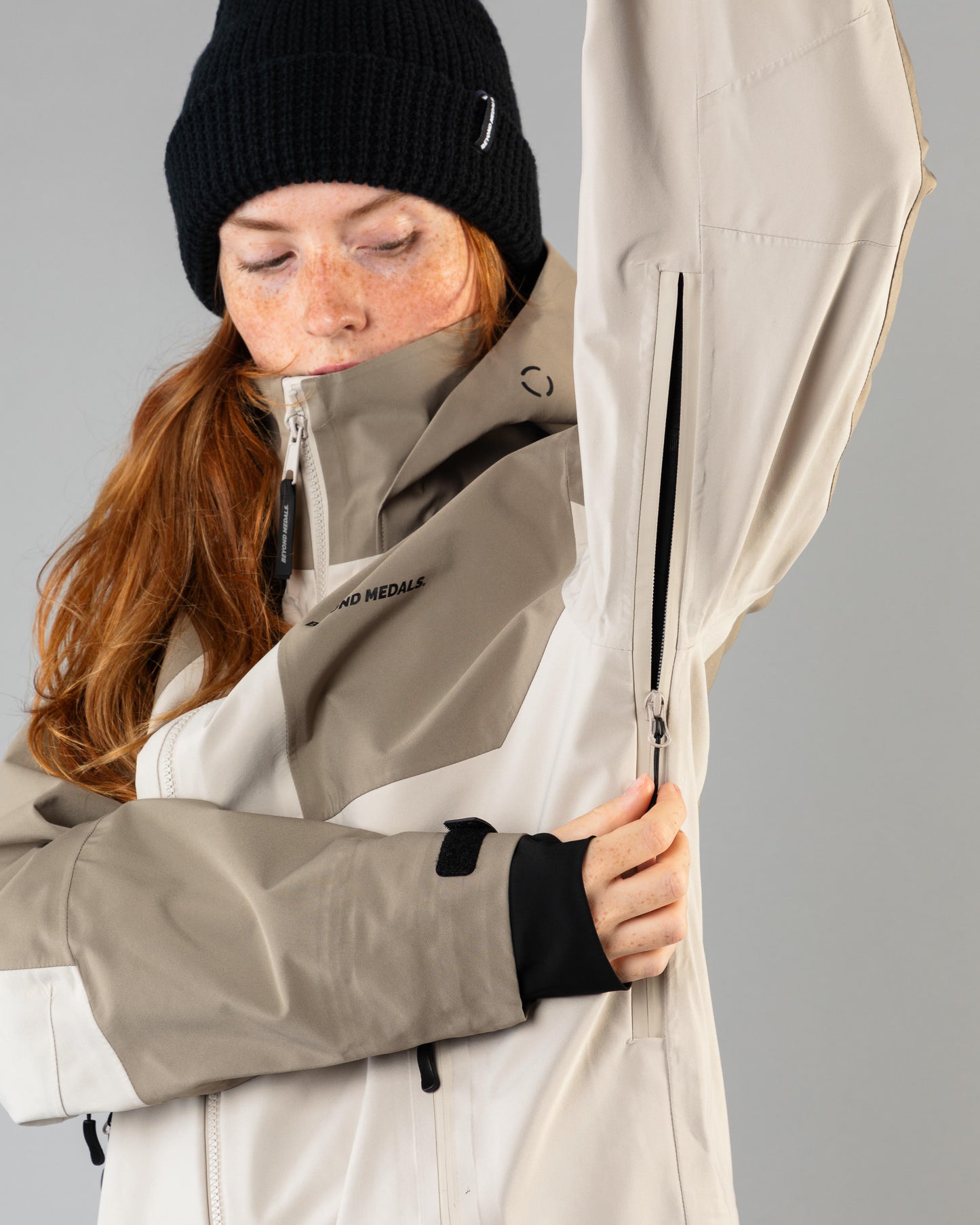 Beyond Medals Tech Jacket 3L - Lt Beige