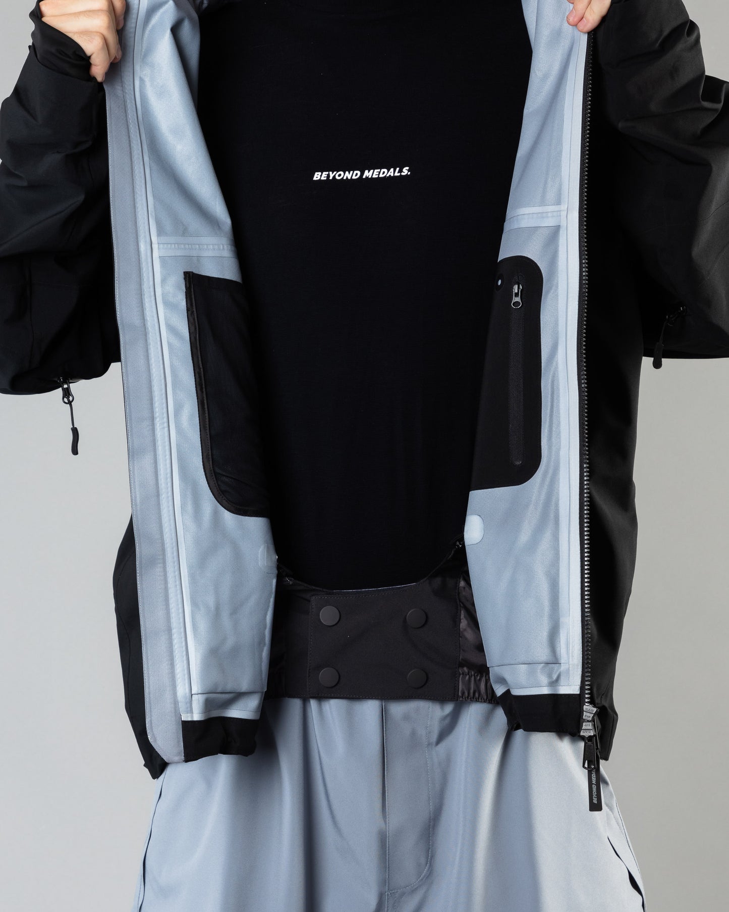 Beyond Medals Tech Jacket 3L - Black