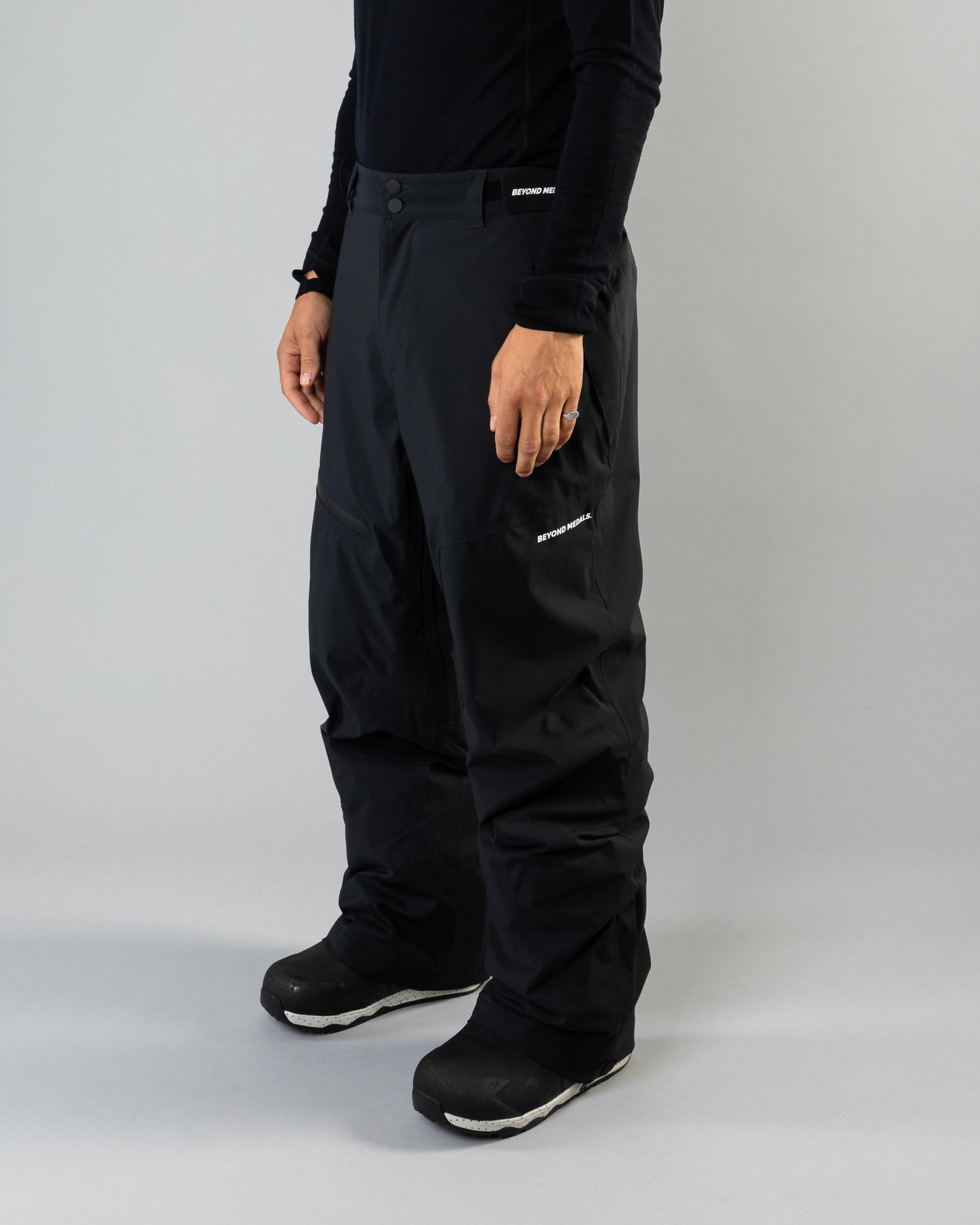 Beyond Medals Zip Pants 2L - Black