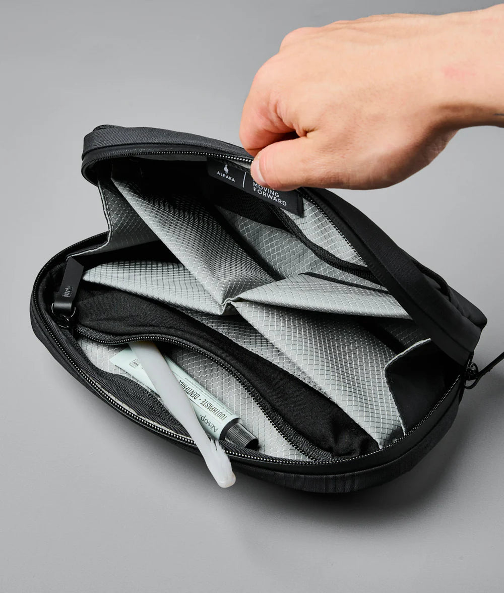 Alpaka Toiletry Bag - Black
