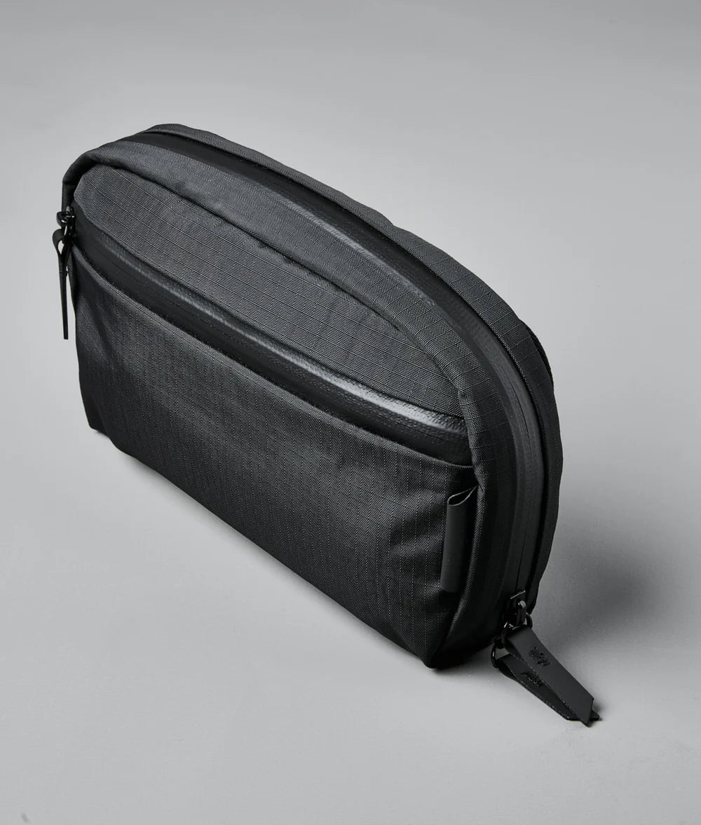 Alpaka Toiletry Bag - Black