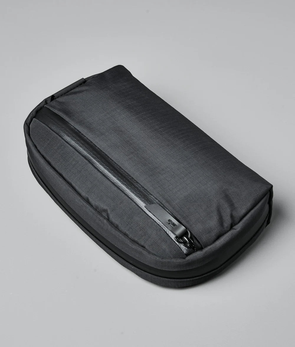Alpaka Toiletry Bag - Black