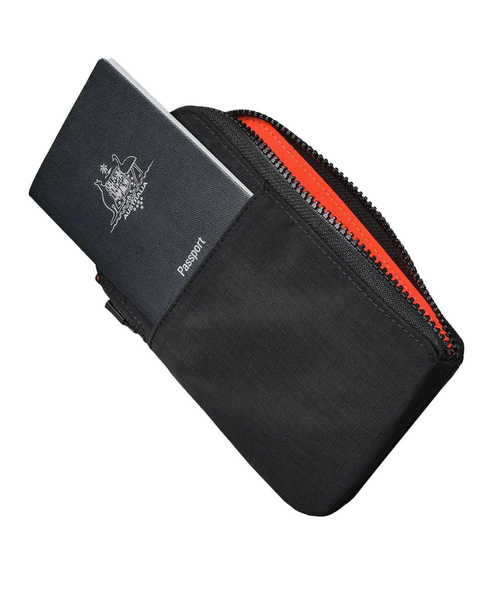 Alpaka Zip Travel Wallet - Black