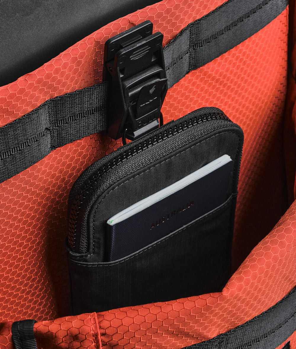 Alpaka Zip Travel Wallet - Black