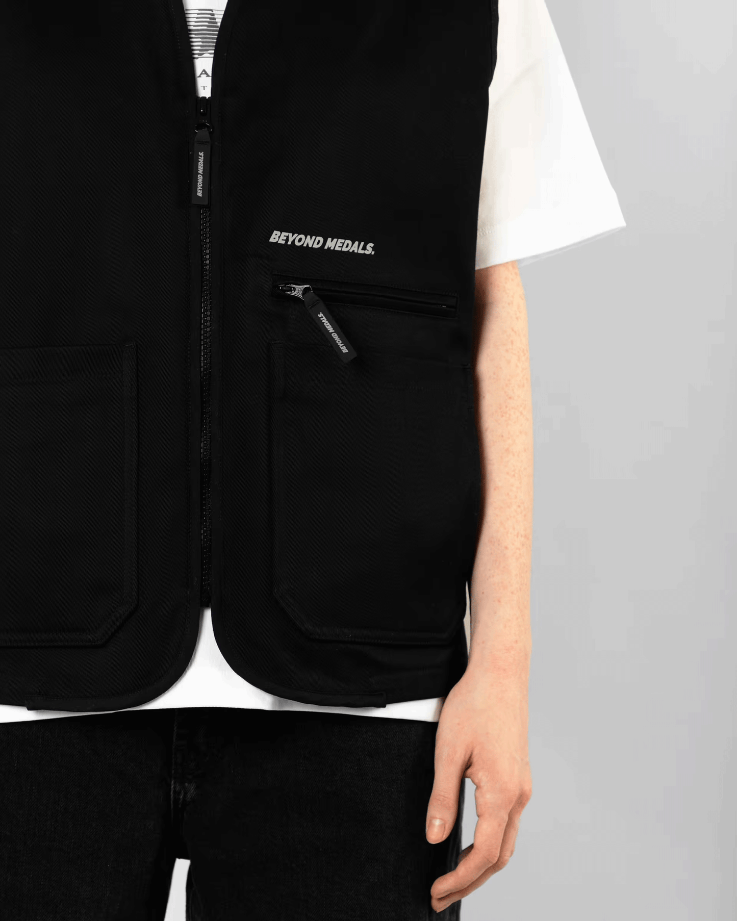 Beyond Medals Work Vest - Black