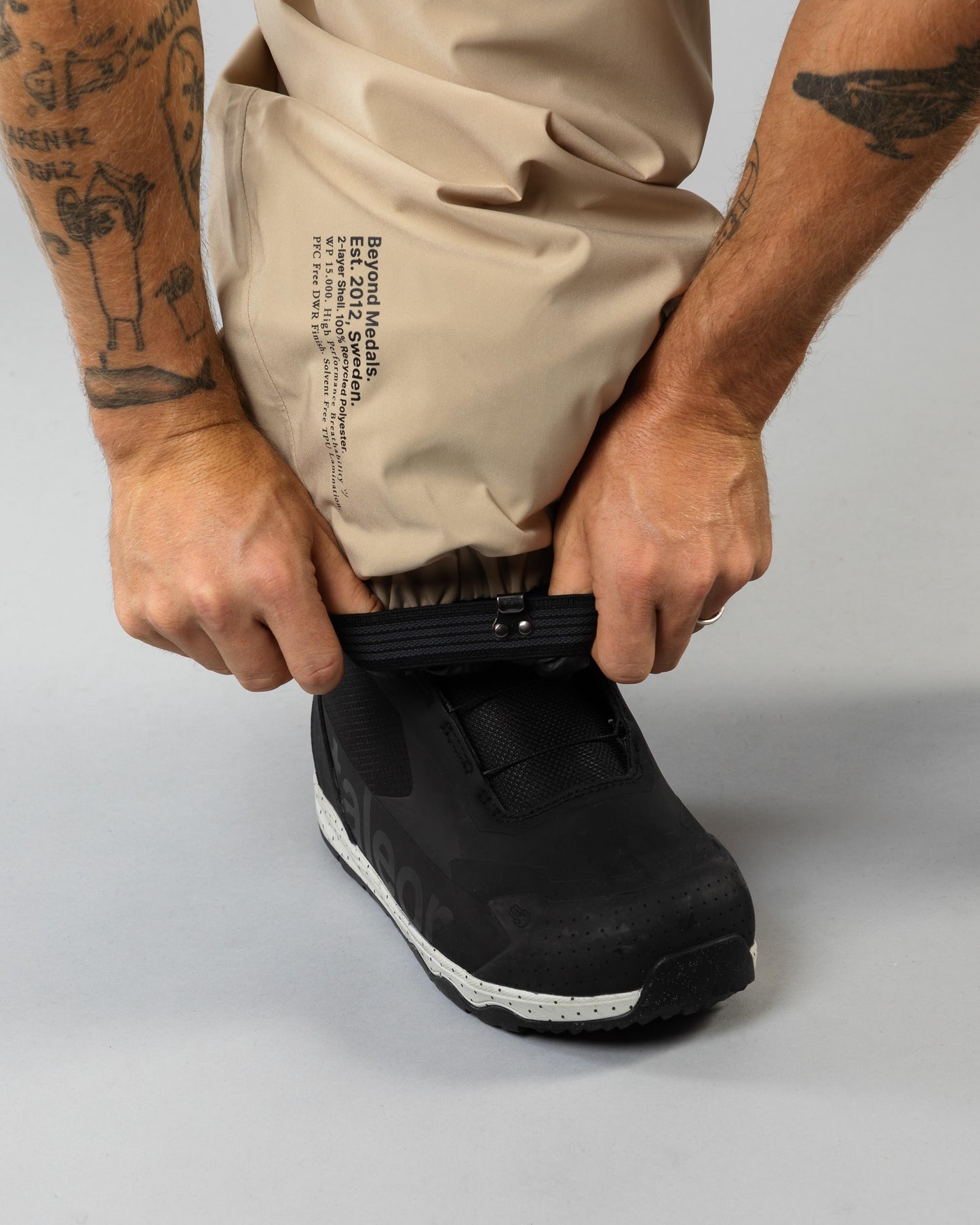 Beyond Medals Cargo Pants 2L - Beige