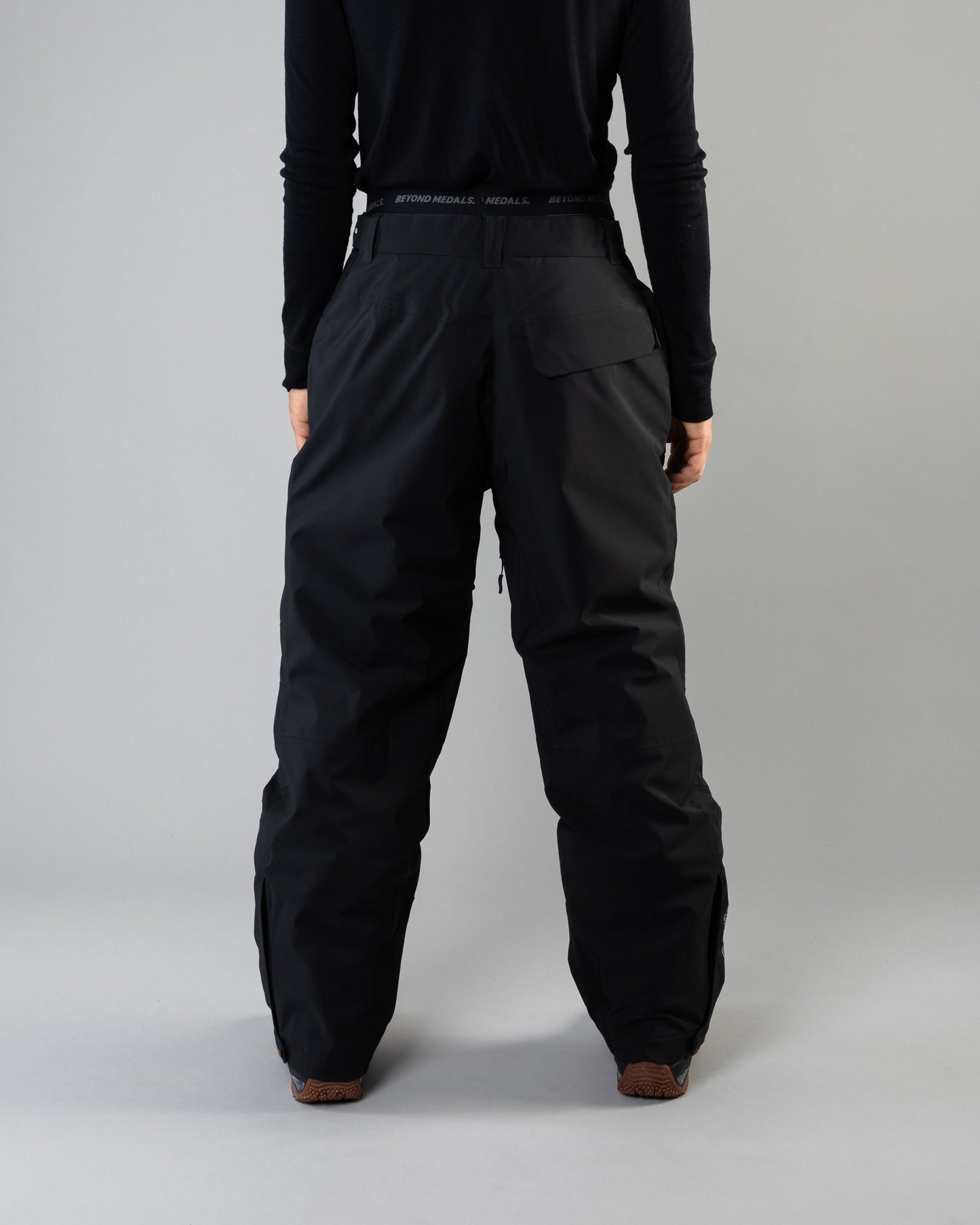 Beyond Medals Fullzip Pants 2L - Black