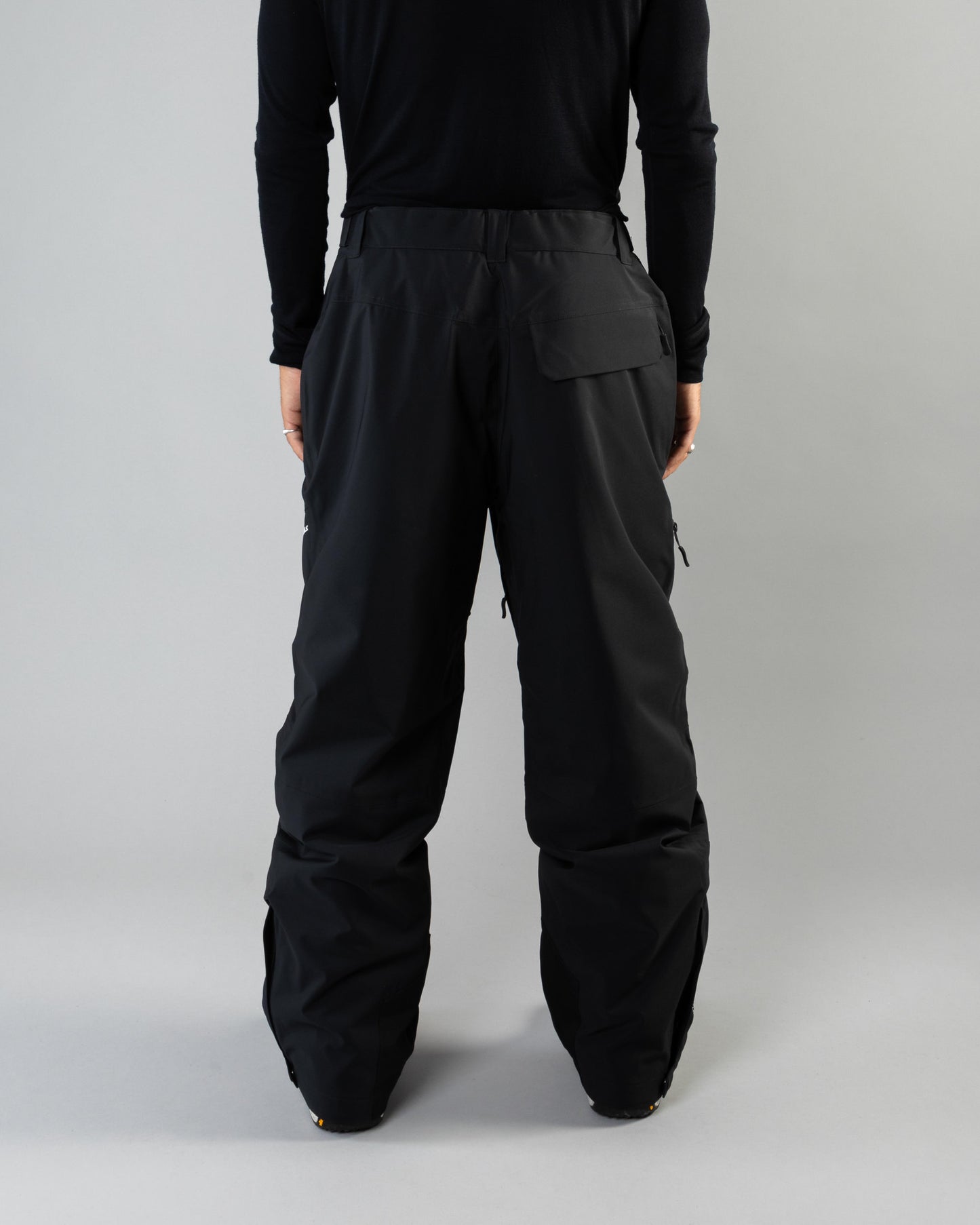 Beyond Medals Fullzip Pants 2L - Black