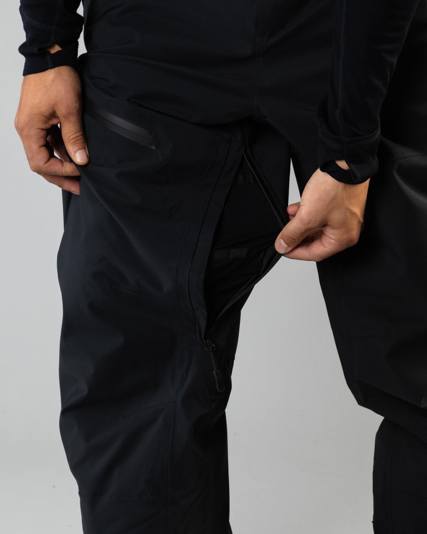 Beyond Medals Fullzip Pants 2L - Black
