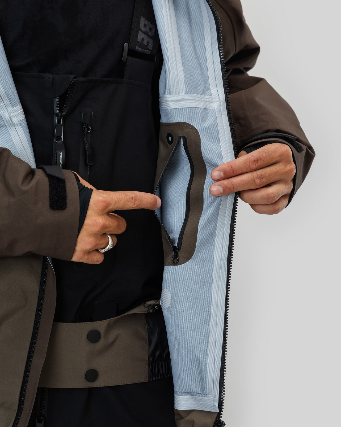 Beyond Medals Tech Jacket 3L 2026