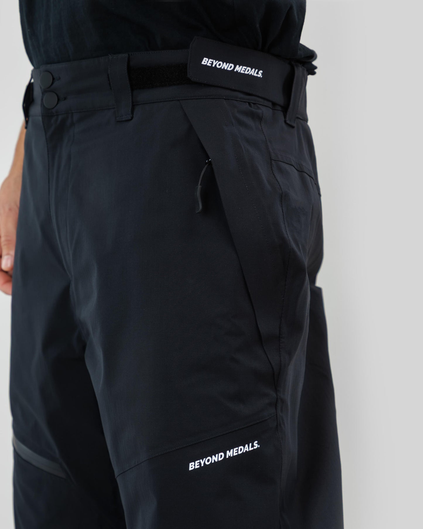 Beyond Medals Zip Pants 2L 2026